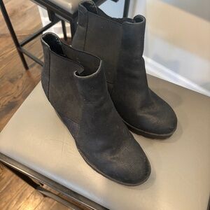 Spring heeled booties